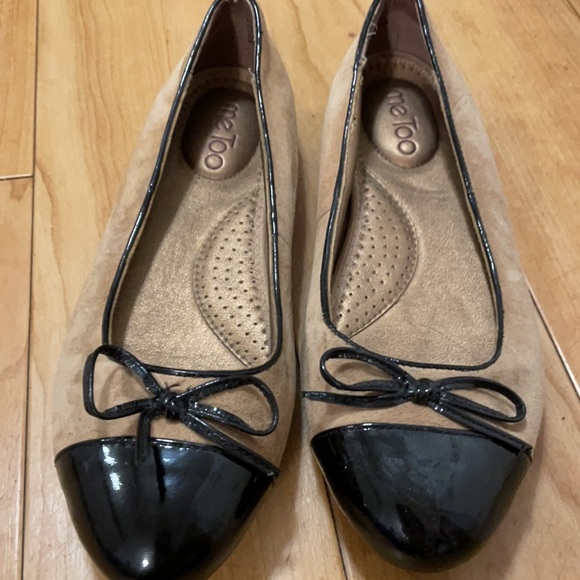 Tan and black cap toe ballet flats - Picture 4 of 5